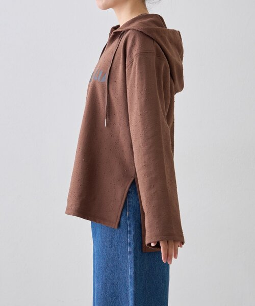 CIAOPANIC TYPY（チャオパニックティピー）の「ダメージ裏毛ロゴフーディー（Tシャツ/カットソー・レディース・ブラウン/チャコールグレー/オフホワイト・ONE SIZE）」の13枚目の写真