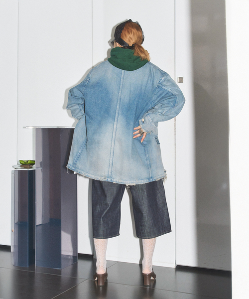 KURO（クロ）の「KURO DENIM HALF COAT 964180：コート（その他アウター・レディース・ブルー・MEDIUM）」の5枚目の写真