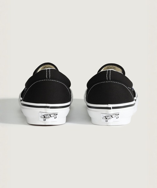 VANS（バンズ）の「VANS PREMIUM スリッポン [日本限定] / LX Classic Slip-On 98 BLACK VN000D5AY281（スリッポン・メンズ・ブラック×ホワイト・5/5.5/6/6.5/7.5/8/8.5/9/9.5/10/10.5/11/11.5/12/7/4/4.5）」の4枚目の写真