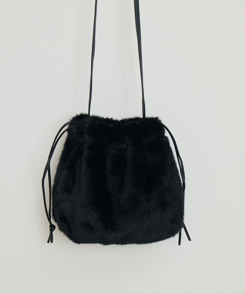 KATHARINE ROSS（キャサリンロス）の「【KATHARINE ROSS】エコファー　巾着ショルダーバッグ（ショルダーバッグ・レディース・モカ/その他1/ブラック/グレー・MEDIUM）」の10枚目の写真