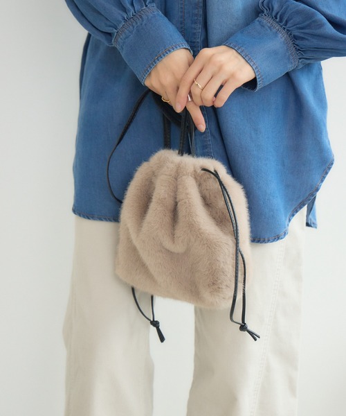 KATHARINE ROSS（キャサリンロス）の「【KATHARINE ROSS】エコファー　巾着ショルダーバッグ（ショルダーバッグ・レディース・モカ/その他1/ブラック/グレー・MEDIUM）」の15枚目の写真