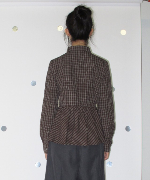 RONRON（ロンロン）の「RUFFLE CHECK SHIRT BROWN（シャツ/ブラウス・レディース・その他・FREE）」の6枚目の写真