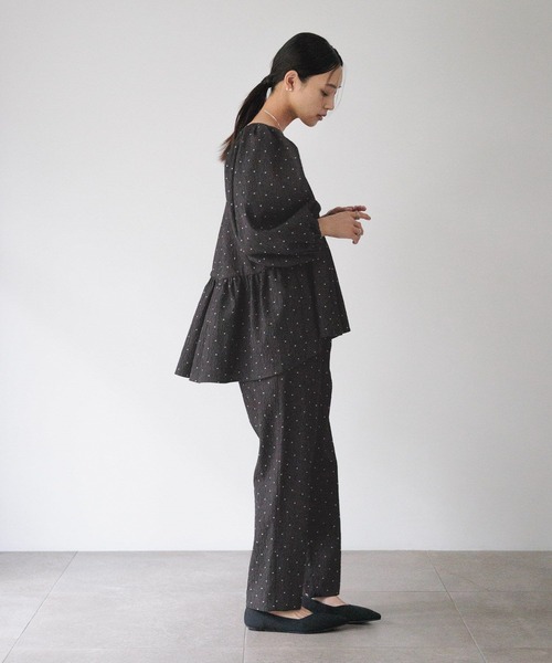 LOWRYS FARM(ローリーズファーム)の「daymeジャガードブラウス 628649(シャツ/ブラウス・レディース・ブラック/ネイビー・MEDIUM/LARGE)」の5枚目の写真