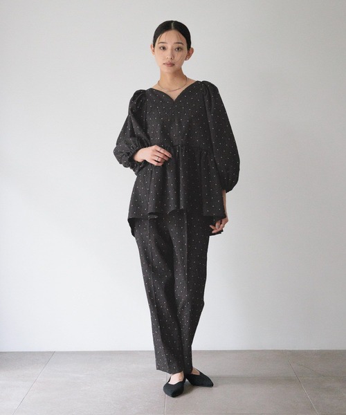 LOWRYS FARM(ローリーズファーム)の「daymeジャガードブラウス 628649(シャツ/ブラウス・レディース・ブラック/ネイビー・MEDIUM/LARGE)」の6枚目の写真