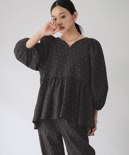 LOWRYS FARM(ローリーズファーム)の「daymeジャガードブラウス 628649(シャツ/ブラウス・レディース・ブラック/ネイビー・MEDIUM/LARGE)」の8枚目の写真