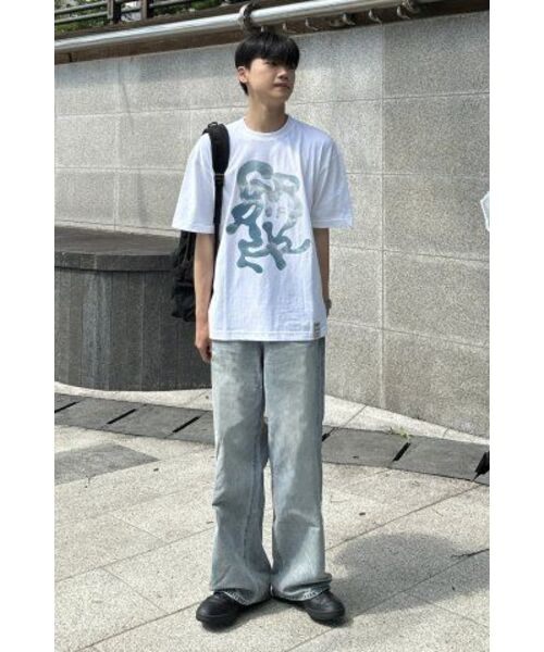 GRAVER（グレーバー）の「[ユニセックス]グラフィティ雲ロゴ半袖Tシャツ_ホワイト（Tシャツ/カットソー・レディース・ホワイト・SMALL/MEDIUM/LARGE/X-LARGE）」の9枚目の写真