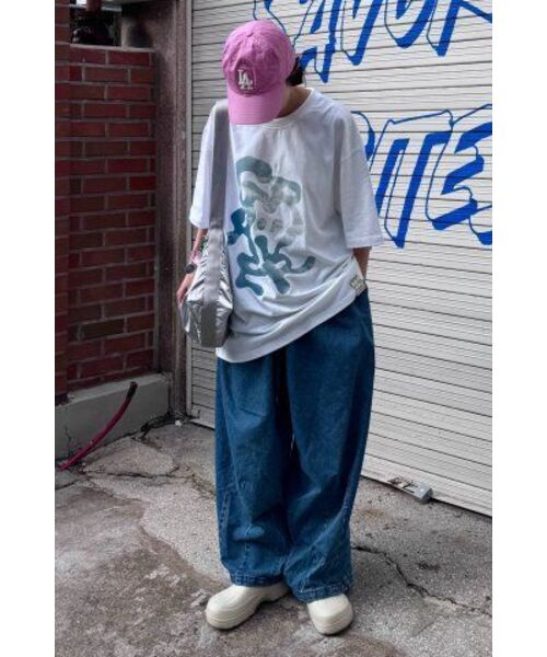 GRAVER（グレーバー）の「[ユニセックス]グラフィティ雲ロゴ半袖Tシャツ_ホワイト（Tシャツ/カットソー・レディース・ホワイト・SMALL/MEDIUM/LARGE/X-LARGE）」の13枚目の写真