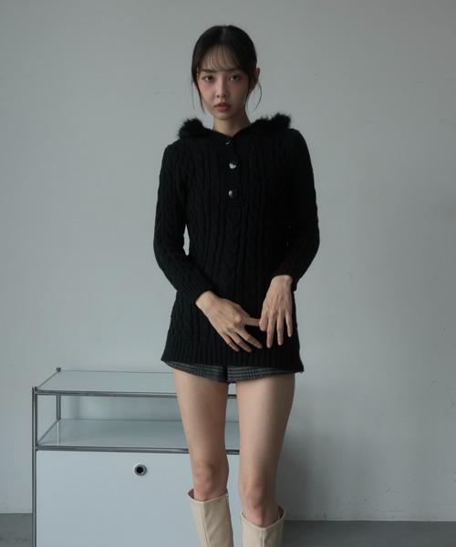 Nadana(ナダナ)の「ファーフードケーブルニットミニワンピース(ワンピース・レディース・オフホワイト/ブラック・FREE)」の20枚目の写真
