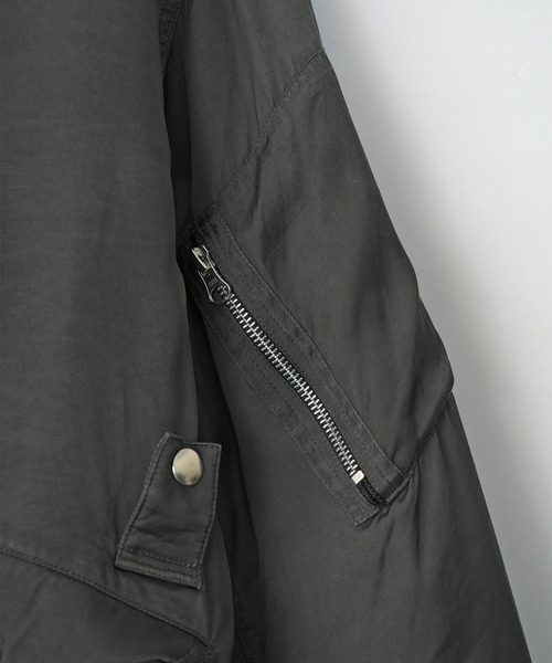 VICTIM（ヴィクティム）の「VICTIM ヴィクティム / VINTAGE EFFECT MA-1 JACKET ヴィンテージエフェクトMA-1ミリタリージャケット / VTM-25-O-103（MA-1・メンズ・カーキ/ブラック・1/2）」の9枚目の写真