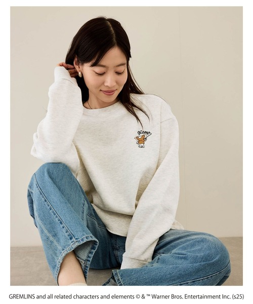 Mac-House（マックハウス）の「【Gremlins】グレムリン刺繍トレーナー（スウェット・メンズ・オートミール/ブラック・L/M/S/XL）」の4枚目の写真