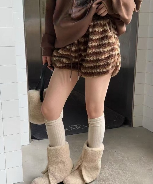 Sibra（シブラ）の「もこもこボアショートパンツ【4色展開】（その他パンツ・レディース・グレー/グリーン/ピンク/ブラウン・M）」の3枚目の写真