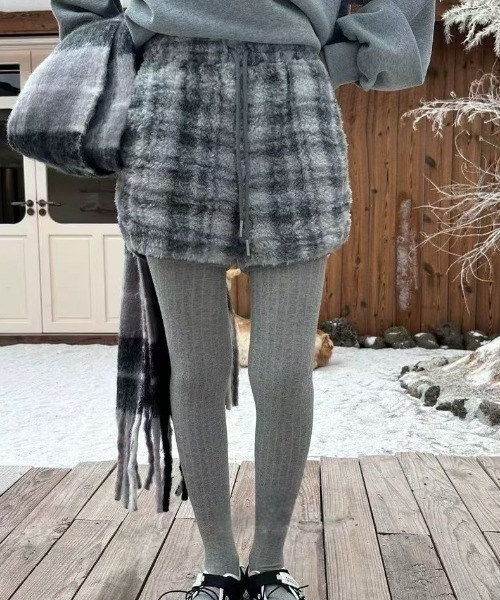 Sibra（シブラ）の「もこもこボアショートパンツ【4色展開】（その他パンツ・レディース・グレー/グリーン/ピンク/ブラウン・M）」の8枚目の写真