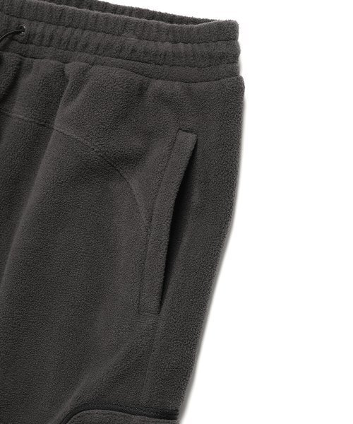 Cavish(カビシ)の「FLEECE MULTI POCKET PANTS CHARCOAL(CV2DFUPA02A)(スウェットパンツ・レディース・チャコール・LARGE)」の4枚目の写真