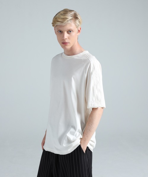 Y-3(ワイスリー)の「Y-3 RAW EDGE 3 STRIPES SHORT SLEEVE TEE(Tシャツ/カットソー・メンズ・ホワイト系その他・XX-SMALL/XX-LARGE/X-LARGE/LARGE/MEDIUM/SMALL/X-SMALL)」の5枚目の写真
