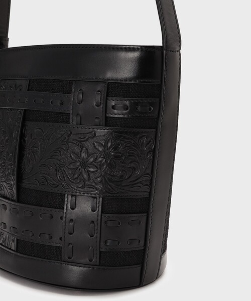 CARVING TRIBES（カービングトライブス）の「CrossShoulderBag（ショルダーバッグ・レディース・ブラック/ベージュ・FREE）」の6枚目の写真