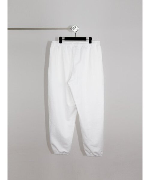 GOZER(ゴーザー)の「OVERSIZED THAILAND BIZ LOGO JOGGER PANTS(スウェットパンツ・メンズ・ホワイト・1/2)」の4枚目の写真