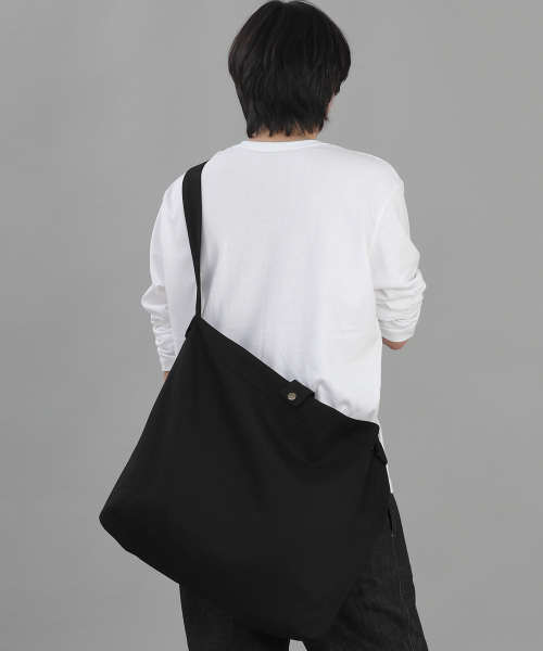 SAINTCREW(セントクルー)の「スナップオープンビッグクロスバッグ SOC-135 ブラックブラック BKS(メッセンジャーバッグ・メンズ・その他・フリー)」の1枚目の写真