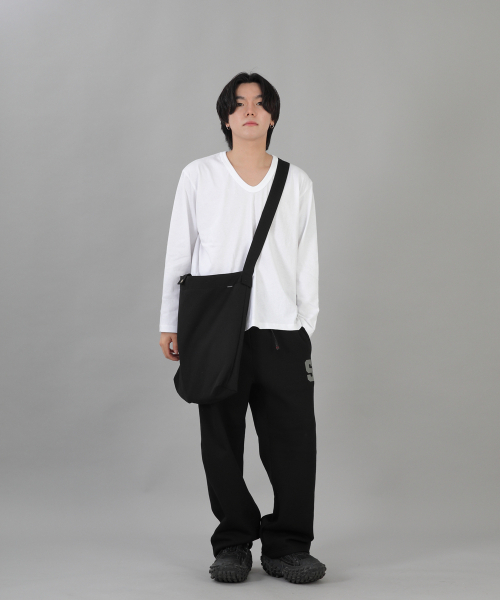 SAINTCREW(セントクルー)の「スナップオープンビッグクロスバッグ SOC-135 ブラックブラック BKS(メッセンジャーバッグ・メンズ・その他・フリー)」の2枚目の写真