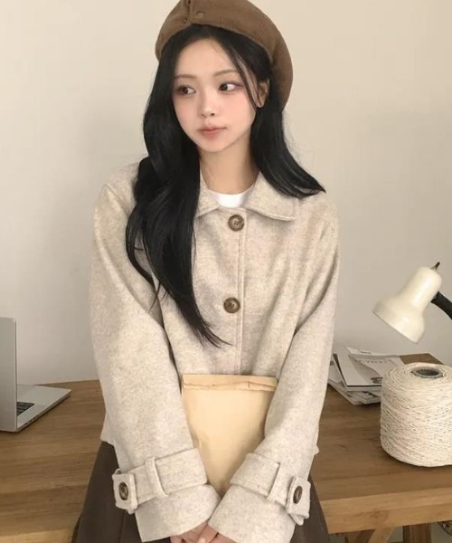 semplice（センプリチェ）の「ショートコート【韓国ファッション】（その他アウター・レディース・ブラウン/ベージュ・F）」の2枚目の写真