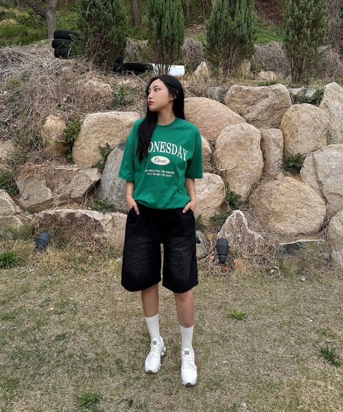 WEDNESDAY OASIS(ウェンズデーオアシス)の「シグネチャーオーバーサイズ半袖Tシャツ(6色)(Tシャツ/カットソー・レディース・ブルー/グリーン/ネイビー/グレー/ブラック/アイボリー・LARGE/MEDIUM)」の21枚目の写真