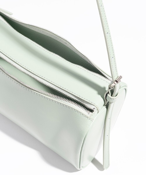 YAHKI（ヤーキ）の「YAHKI/ヤーキ SOFT W FACE ミニマル レザーショルダーバッグ 2026年春夏（ショルダーバッグ・レディース・ライトグリーン/ブラック/ライトグレー・FREE）」の8枚目の写真