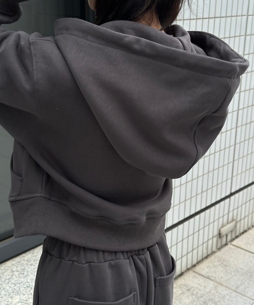 Perushu(ペルーシュ)の「5 way big hood double zip sweat hoodie/5WAY ビッグフード ダブルジップ スウェットフーディー(パーカー・レディース・オートミール/チャコールグレー/ブラウン・SMALL/MEDIUM)」の11枚目の写真
