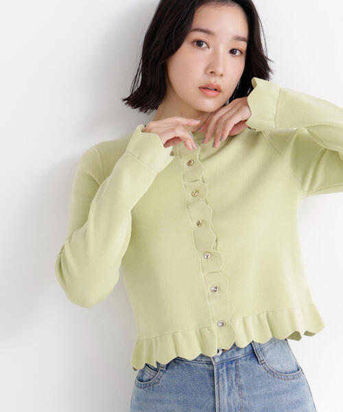 NATURAL BEAUTY BASIC（ナチュラルビューティーベーシック）の「◇メタルボタンフリルカーディガン（カーディガン/ボレロ・レディース・ライトグリーン/ブラック/グレー/オフホワイト・FREE）」の4枚目の写真