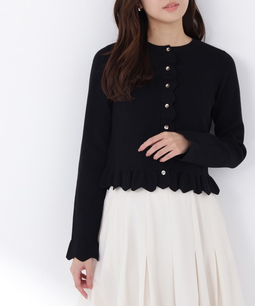 NATURAL BEAUTY BASIC（ナチュラルビューティーベーシック）の「◇メタルボタンフリルカーディガン（カーディガン/ボレロ・レディース・ライトグリーン/ブラック/グレー/オフホワイト・FREE）」の3枚目の写真