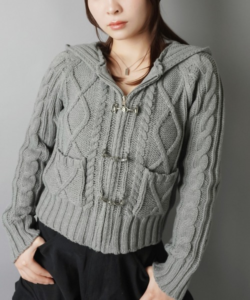 SPINNS（スピンズ）の「古着ライクなベルトボタンが映える★フード付きWジップニットカーディガン（カーディガン/ボレロ・レディース・アイボリー/ネイビー/グレー・ONESIZE）」の2枚目の写真