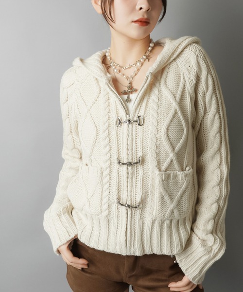 SPINNS（スピンズ）の「古着ライクなベルトボタンが映える★フード付きWジップニットカーディガン（カーディガン/ボレロ・レディース・アイボリー/ネイビー/グレー・ONESIZE）」の4枚目の写真