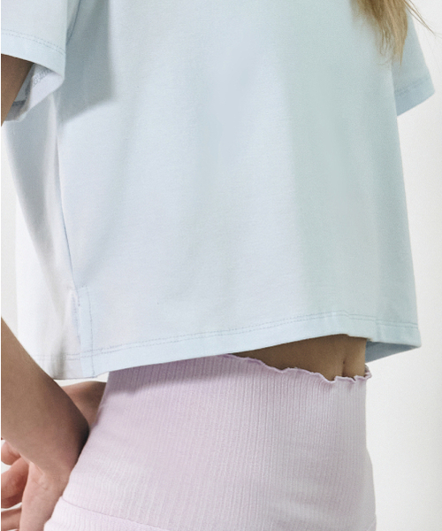 DEVIWEAR(デヴィウェア)の「ベーシック クロップド半袖Tシャツ DEVI-T0109-スカイ(Tシャツ/カットソー・レディース・スカイブルー・FREE)」の2枚目の写真