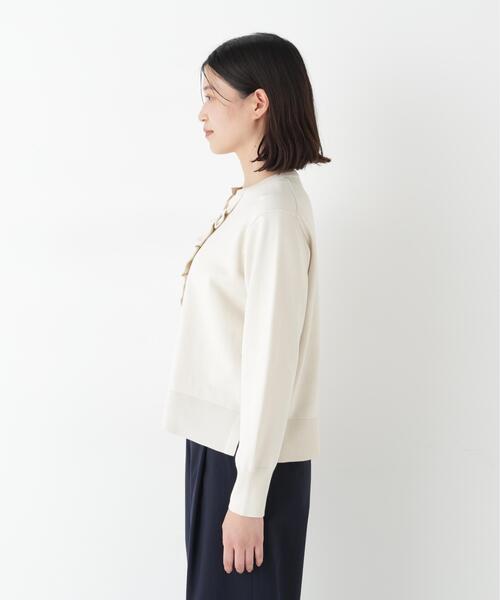 human woman(ヒューマンウーマン)の「◆オーガニックコットン混プレーティング前立フリルプルオーバー(ニット/セーター・レディース・ネイビー/ホワイト系その他・MEDIUM)」の7枚目の写真
