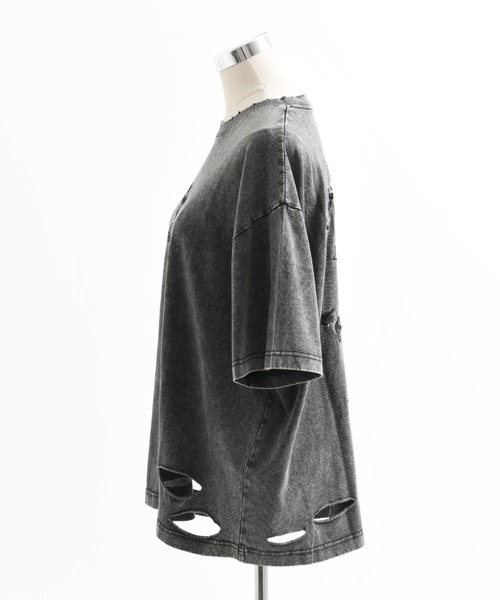 REFLEM（レフレム）の「『REFLEM/レフレム』クロス刺繍ダメージTシャツ/ハーフスリーブカットソー（Tシャツ/カットソー・レディース・ブラック×ホワイト/グレー/ブラック×ピンク/ホワイト×ブラック・FREE）」の5枚目の写真