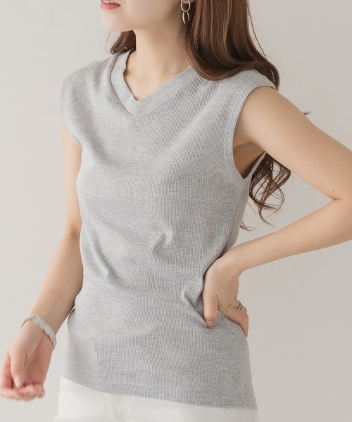 aity（アイティ）の「M-5L Vネックノースリーブ リブカットソー 夏服（Tシャツ/カットソー・レディース・ベージュ/オフホワイト/ブラック/カーキ/杢グレー・4L～5L/LL～3L/M～Ｌ）」の4枚目の写真