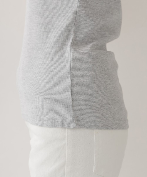 aity（アイティ）の「M-5L Vネックノースリーブ リブカットソー 夏服（Tシャツ/カットソー・レディース・ベージュ/オフホワイト/ブラック/カーキ/杢グレー・4L～5L/LL～3L/M～Ｌ）」の12枚目の写真