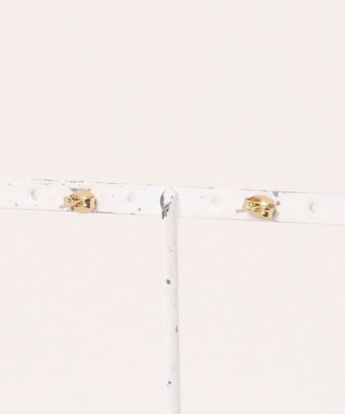 Daniel Wellington(ダニエルウェリントン)の「Pearl Stud Earring パール ローズゴールド/ゴールド/シルバー(ピアス(両耳用)・レディース・シルバー/イエローゴールド/ピンクゴールド・ONE SIZE)」の14枚目の写真