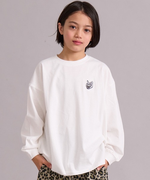 PAIRMANON STREET（ペアマノンストリート）の「【綿100%】ネコ ワンポイント刺繍 長袖 Tシャツ【PAIRMANON STREET】（Tシャツ/カットソー・キッズ・グリーン/オフホワイト/グレー/ブラック・100/110/120/130/140/150/160/90）」の2枚目の写真
