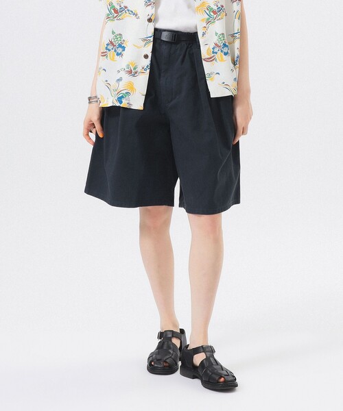 BEAMS BOY（ビームスボーイ）の「【別注】Gramicci / ツイル 2プリーツ ショーツ（その他パンツ・レディース・ネイビー/ベージュ・ONE SIZE）」の2枚目の写真