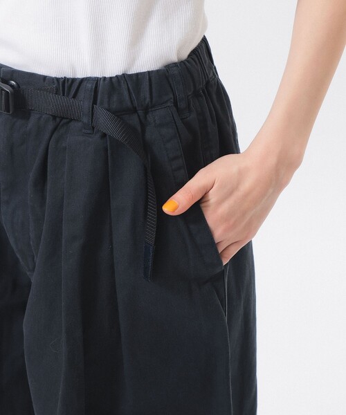 BEAMS BOY（ビームスボーイ）の「【別注】Gramicci / ツイル 2プリーツ ショーツ（その他パンツ・レディース・ネイビー/ベージュ・ONE SIZE）」の19枚目の写真