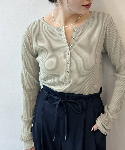 JOURNAL STANDARD（ジャーナルスタンダード）の「《追加2》シアーテレコヘンリーネックプルオーバー（Tシャツ/カットソー・レディース・モスグリーン/ブラウン/ホワイト系その他/イエロー系その他・FREE）」の8枚目の写真