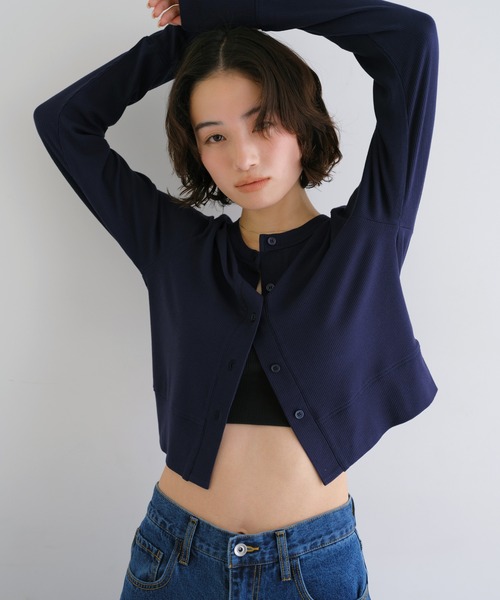 ANME(アンメ)の「テレコリブショート丈カーディガン(カーディガン/ボレロ・レディース・ネイビー/グレー/ブラック/ブラウン・M)」の13枚目の写真