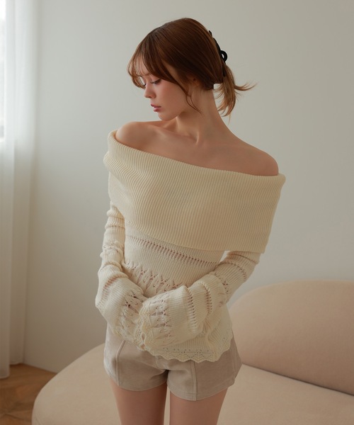 M DOLLY(エムドリー)の「off shoulder alin knit tops/オフショルダーアリンニットトップス(ニット/セーター・レディース・グレー/ブラック/アイボリー・FREE)」の2枚目の写真