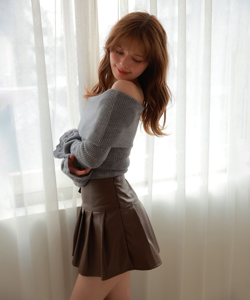 M DOLLY(エムドリー)の「off shoulder alin knit tops/オフショルダーアリンニットトップス(ニット/セーター・レディース・グレー/ブラック/アイボリー・FREE)」の21枚目の写真