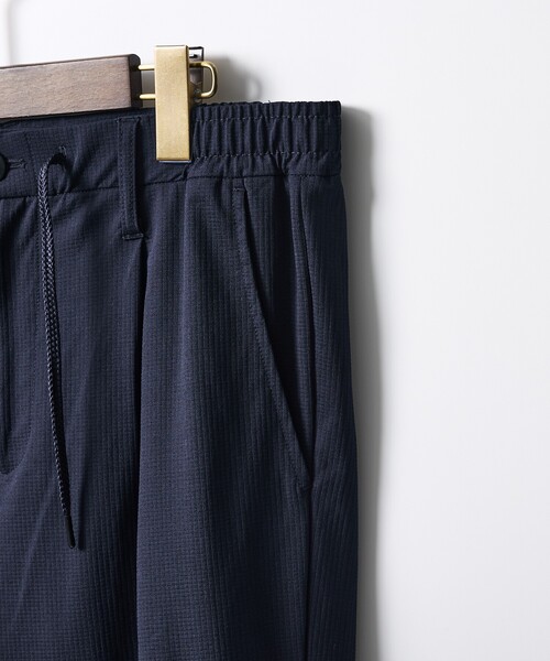 ABAHOUSE GRAY（アバハウスグレイ）の「【SMART CLOSET】接触冷感 カットメッシュ スラックス / セットアップ対応（スラックス・メンズ・ブラック/ネイビー・46/44/50/48）」の9枚目の写真