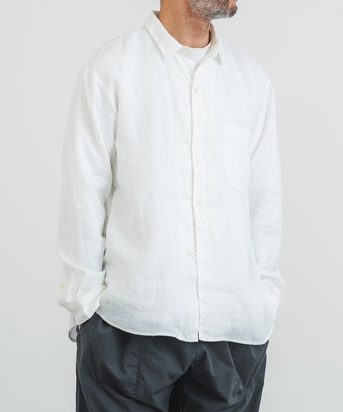 quadro（クオドロ）の「60リネン1ループボタンレギュラーシャツ（シャツ/ブラウス・メンズ・ダークネイビー/オフホワイト・LARGE/MEDIUM）」の2枚目の写真