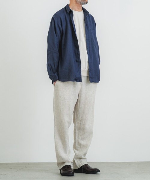 quadro（クオドロ）の「60リネン1ループボタンレギュラーシャツ（シャツ/ブラウス・メンズ・ダークネイビー/オフホワイト・LARGE/MEDIUM）」の7枚目の写真