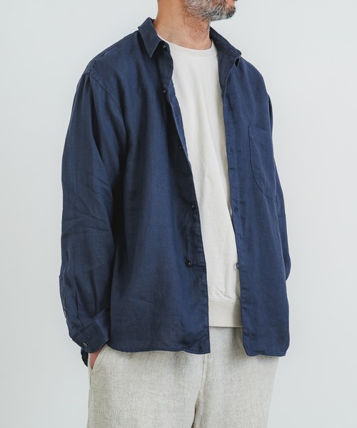 quadro（クオドロ）の「60リネン1ループボタンレギュラーシャツ（シャツ/ブラウス・メンズ・ダークネイビー/オフホワイト・LARGE/MEDIUM）」の6枚目の写真