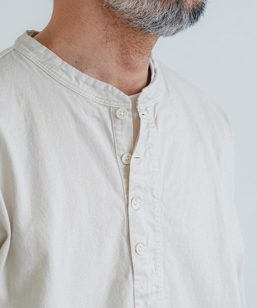 quadro（クオドロ）の「エメラルド天竺布帛前立てヘンリーネックプルオーバー（Tシャツ/カットソー・メンズ・チョコ/グレー/キナリ・MEDIUM/LARGE）」の9枚目の写真