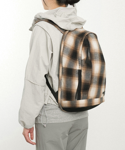 SSRL(シエスタ ロイヤル レーベル)の「Pill Daypack / Brown Check(バックパック/リュック・レディース・その他・FREE)」の1枚目の写真