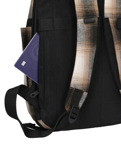 SSRL(シエスタ ロイヤル レーベル)の「Pill Daypack / Brown Check(バックパック/リュック・レディース・その他・FREE)」の13枚目の写真